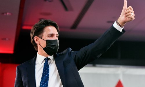 Oslobođene Kanađane Kovriga i Spavora nakon dvije godine zatočeništva u Kini, u zračnoj luci Calgary dočekao Trudeau