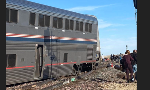 Tri poginula i više ozlijeđenih u iskliznuću Amtrakova vlaka u Montani