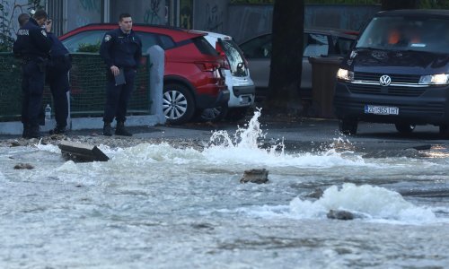 Evo kako prijaviti štetu na imovini nakon puknuća cijevi na Selskoj cesti