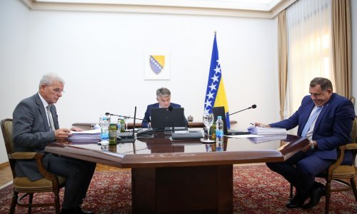 Srpski dužnosnici zbog novca prekidaju bojkot tijela državne vlasti u BiH?