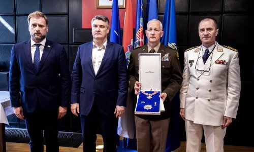 Milanović odlikovao američkog general-pukovnika Jona A. Jensena Redom kneza 'čije je ime za slomiti jezik za svakog osim za ljude s ovih prostora'