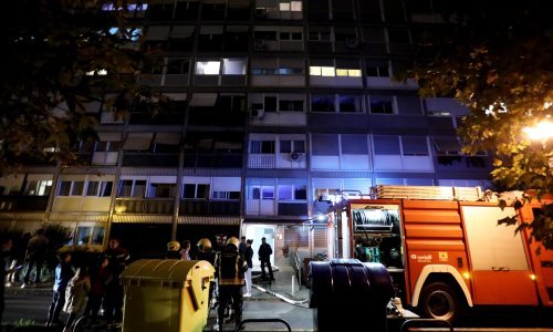 [FOTO] U požaru stana u Zapruđu smrtno stradao muškarac