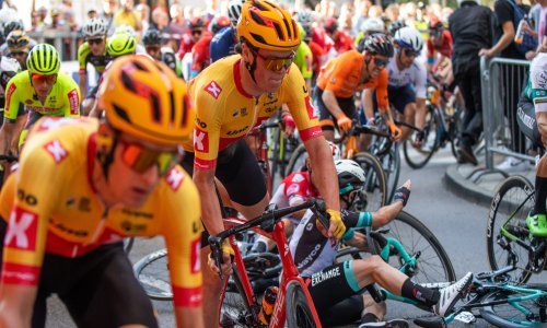 [FOTO] Senzacionalni Hrvat Josip Rumac na pobjedničkom postolju, Nizozamac Kooij pobjednik četvrte etapu koju je obilježio masovni pad