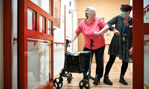 Britanski ministar djelatnicima domova: Ako se niste spremni cijepiti, odite i nađite drugi posao