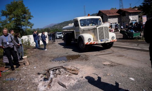 Srbi odblokirali granicu na Kosovu nakon intervencije međunarodne zajednice
