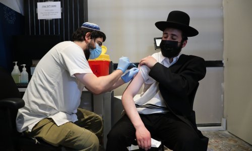 Izrael zbog skoka novozaraženih pojačava pritisak na cijepljenje trećom dozom; već se testiraju mališani od tri godine naviše