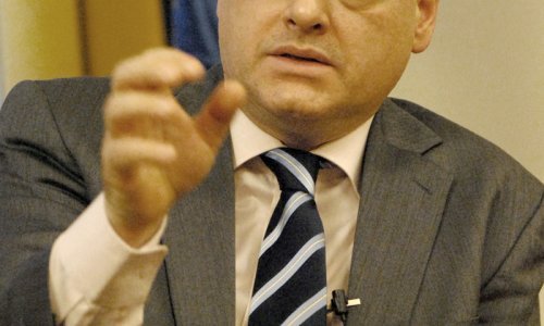 Josipović u Albaniji sređuje priznavanje vozačkih dozvola