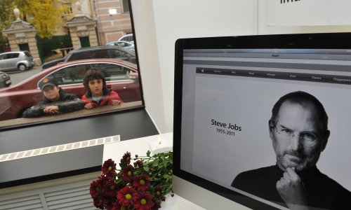 [FOTO] Deset godina od smrti Stevea Jobsa: Apple je tada vrijedio 350, a danas više od 2358 milijardi dolara, no ima tu jedan jako veliki 'ali'