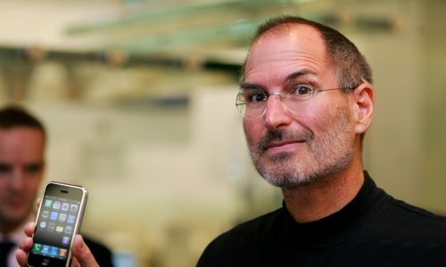 Tim Cook na Twitteru objavio dirljivu posvetu Steveu Jobsu; evo kojim se riječima prisjetio nekadašnjeg šefa