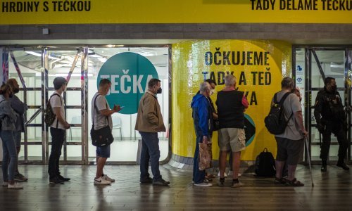 Pandemija covida-19 jača u istočnoj Europi; novi rekordi zaraženih padaju u Češkoj, Bugarskoj, Latvija se opet zatvara