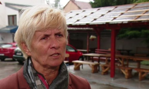 U Zagrebu napadnuta ravnateljica škole. Djevojka ju gurnula na tlo, mladić razbio staklo