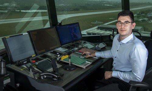 [FOTO] Tko prođe ovaj tetris na steroidima, nebo mu je granica: Bili smo u prvoj hrvatskoj tvornici kontrolora leta te provjerili kakve to supermoći ima Ante Olujić