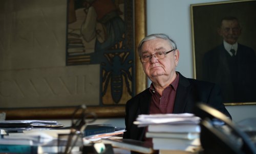 Akademik Damjanović o jeziku: Nije u redu kada se jedan dio Zagreba pretvori u napise bez ijednog hrvatskog slova