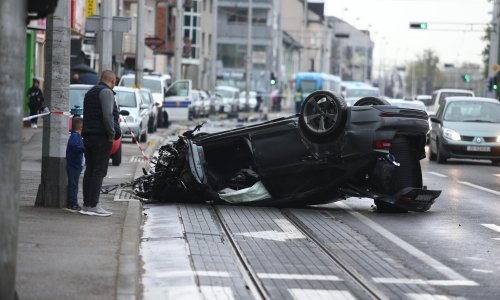 Protiv vozača koji je jurio po Dubravi i skršio parkirane automobile podignuta optužnica. Poznato i koliko je štetu napravio