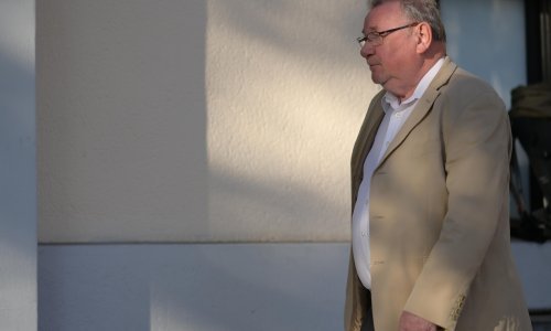 Vladimir Šeks napisao knjigu u kojoj na preko 1000 stranica  pokušava otkriti istinu o tomu tko je odgovoran za pad Bosanske Posavine