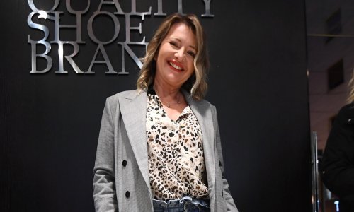 Bračni život joj godi: Dobro raspoložena Snježana Mehun pažnju privlači osmijehom ali i zgodnim jesenskim stajlingom