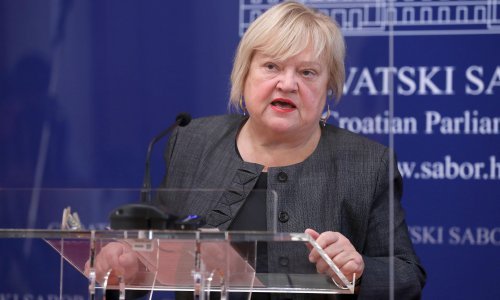 [FOTO] Mrak Taritaš: Umjesto roza trakica nabavite uređaj za ciljano uništavanje tumora. Košta pet milijuna kuna