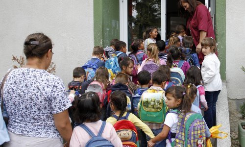 Velik broj romske djece napušta osnovnu školu; u vrtić i srednju školu ide svako treće romsko dijete