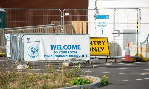 Britanski laboratorij suspendiran zbog sumnje na davanje 43 tisuće lažno negativnih PCR testova