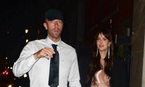 Ljubav bez granica: Chris Martin posvetio pjesmu svom 'svemiru' - Dakoti Johnson