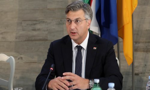 Plenković o Milanovićevim sumnjama oko Fimi medije: 'Možda on ima dodatne informacije za koje ja ne znam'; čestitao i 'Jelšaninu' Dobroniću
