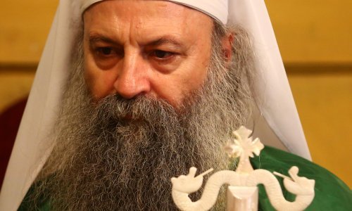 Porfirije pozvao vjernike da zapale svijeću za sve nevine žrtve Vukovara