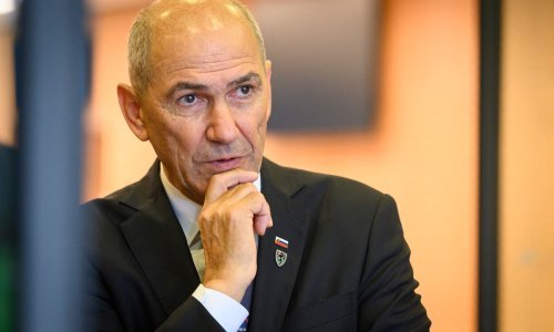 Nova pljuska Janši: Ustavni sud srušio odluku slovenske vlade da zaposleni u državnoj službi moraju biti cijepljeni ili preboljeti koronu