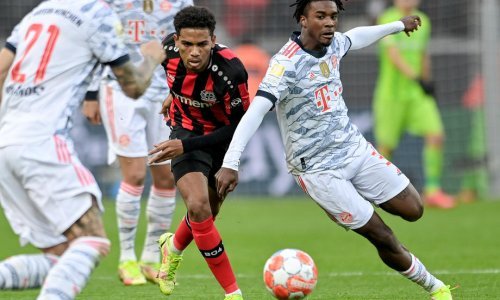 [FOTO] Niti 'd' od derbija: Stanišićev Bayern deklasirao Bayer, usred Leverkusena pukla petarda