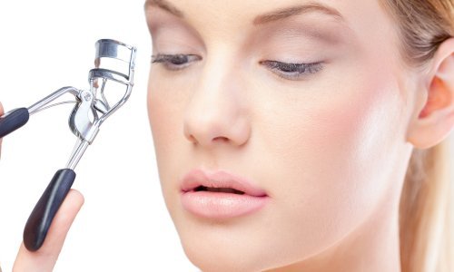 Jeste li sigurni da znate pravilno koristiti uvijač za trepavice? Evo nekoliko korisnih savjeta