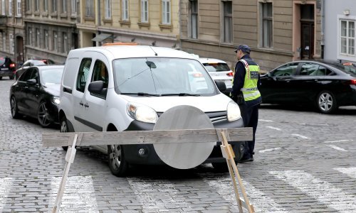 U Zagrebu jedan ulovljen kako vozi bez položenog ispita, a drugi je bio pijan; jednom zatvor, drugom 15 tisuća kuna kazne