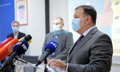 Beroš objasnio zašto će primiti treću dozu, Capak progovorio o širenju obaveznih Covid potvrda na nove kategorije građana