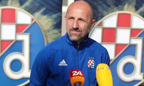 [VIDEO] Dinamov trener Damir Krznar najavio utakmicu u Beču pa se dotakao Brune Petkovića koji 'čupa živce svima'
