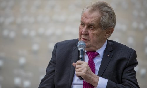 Odbor češkog Senata: Zeman ne može obavljati svoju dužnost