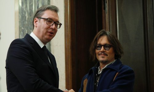 Aleksandar Vučić ugostio Johnnyja Deppa i otkrio kakav je poklon dobio od holivudske zvijezde
