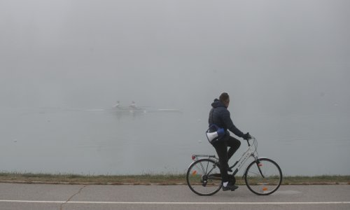 Pretežno sunčano, ujutro na kopnu slab mraz i magla