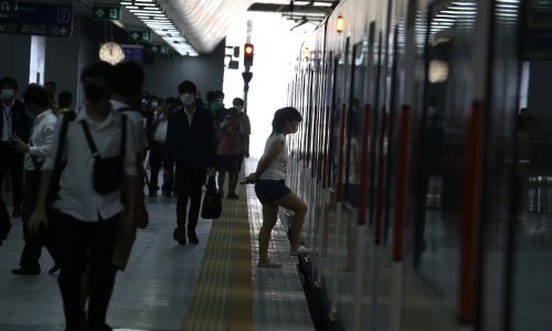 Napadač u vlaku zlostavljao i silovao ženu 40 minuta, nitko od putnika nije joj pomogao, a neki su to i snimali mobitelima