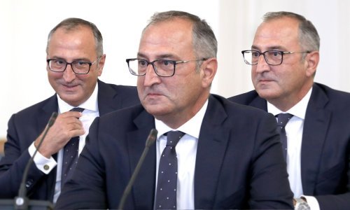 Samozvani vojnik HTV-a vraća se na Prisavlje: Tko je Robert Šveb i što se to dogodilo 2008. da još vuče optužbe za sukob interesa? Bivši šef kuje ga u zvijezde, a sindikalistica ima visoka očekivanja...