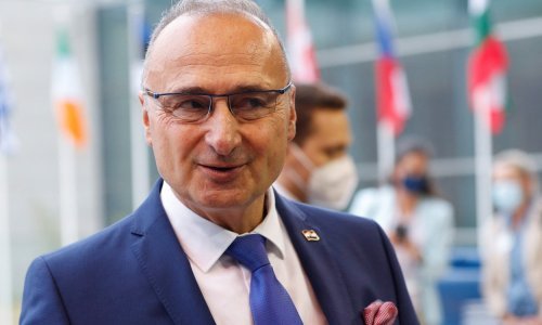 Grlić Radman ponudio pomoć Hrvatske BiH u otklanjanju posljedica poplava