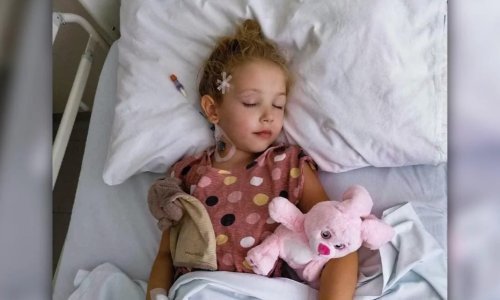 Do prije par mjeseci je bila zdrava curica, a sada se bori za život: 'I za najmanju šansu išli bismo na kraj svijeta'