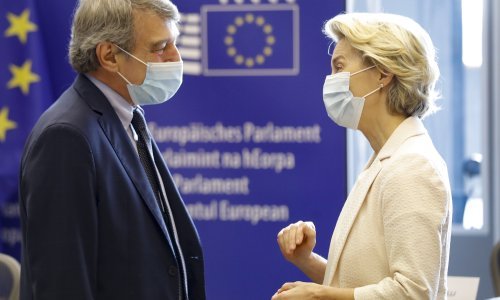 Europski parlament traži da se pokrene postupak protiv Poljske zbog kršenja vladavine prava, Sassoli zaprijetio da će tužiti i Europsku komisiju