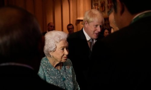 Kraljica Elizabeta je noć provela u bolnici