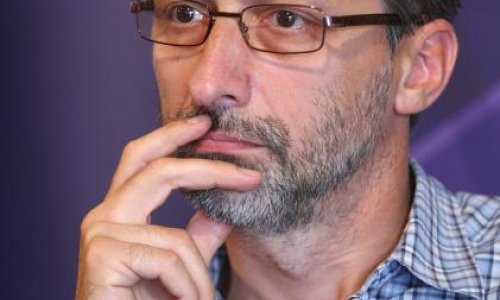 Miro Gavran na hindu jeziku