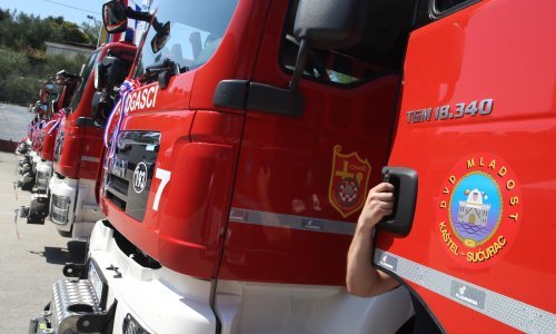 Splitski vatrogasci lokalizirali požar koji je buknuo kraj golf igrališta na TTTS-u