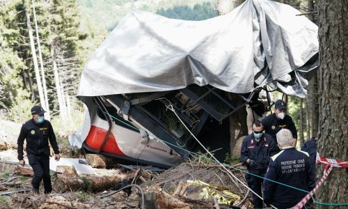 Izraelski sud: Dječak koji je jedini preživio pad kabine žičare mora se vratiti u Italiju