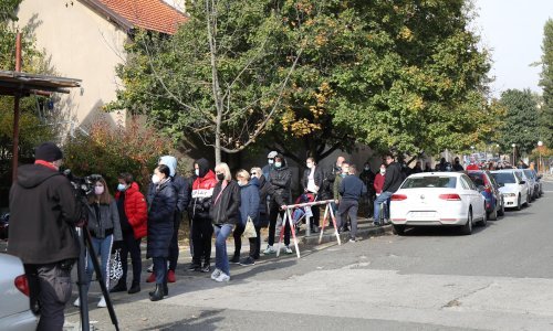 [FOTO] U Vinogradskoj gužva zbog testiranja, testirano više od 400 ljudi