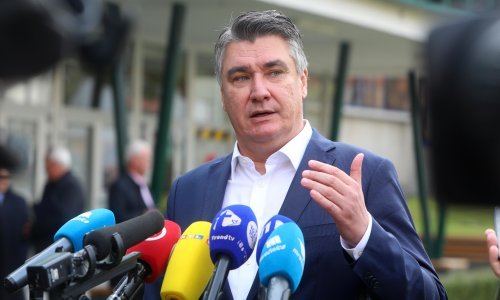 [VIDEO] Milanović nazvao Banožića kamikazom koja nije uspjela nabaviti niti pisoare za vojni neboder i poručio: Moja moć nije velika, no kada je vojska u pitanju, tu se zna tko je vrhovni zapovjednik