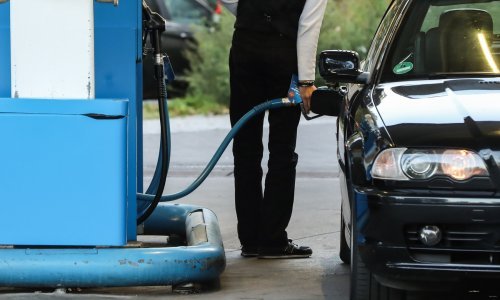 Vlada danas odmrzava cijene goriva, od sutra nove cijene