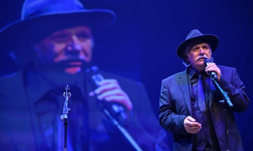 [FOTO] Vrhunska glazba i duboke emocije: Pogledajte kakva je atmosfera vladala na koncertu Rade Šerbedžije u Lisinskom