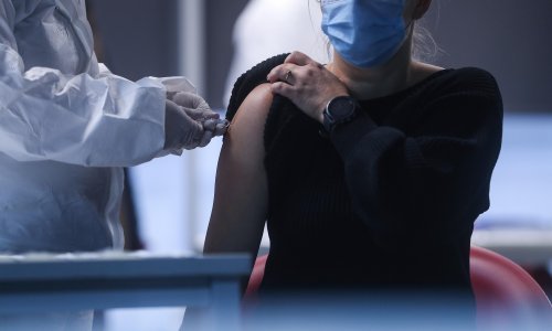 Proboj virusa nakon cijepljenja: Stručnjaci objašnjavaju zašto rast slučajeva ne iznenađuje