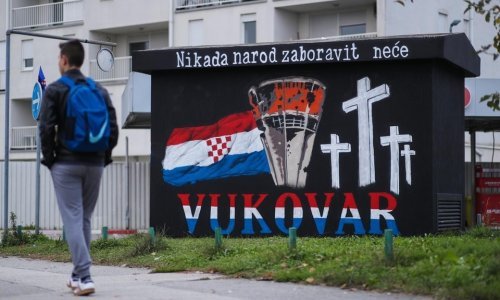 Bad Blue Boysi dali si truda i prekrasnim grafitima odali počast Vukovaru i svim hrvatskim žrtvama, a onda im ga prebojali i 'oduzeli'